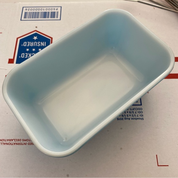 Pyrex Primary Fridgie - Picture 2 of 3